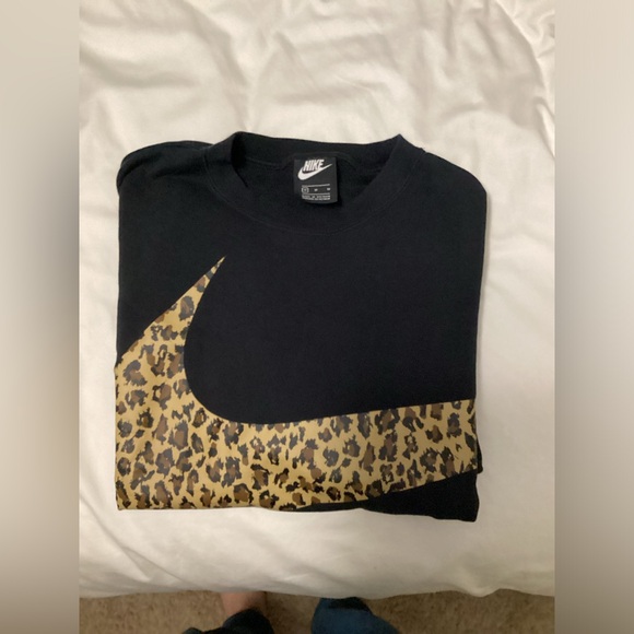 Black Nike leopard swish crewneck size medium - Picture 2 of 4